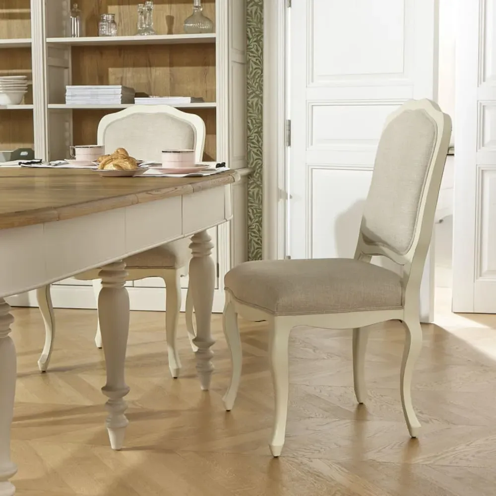 Illustration numéro 2 du produit Lot de 2 chaises style romantique en hévéa et lin premium blanc