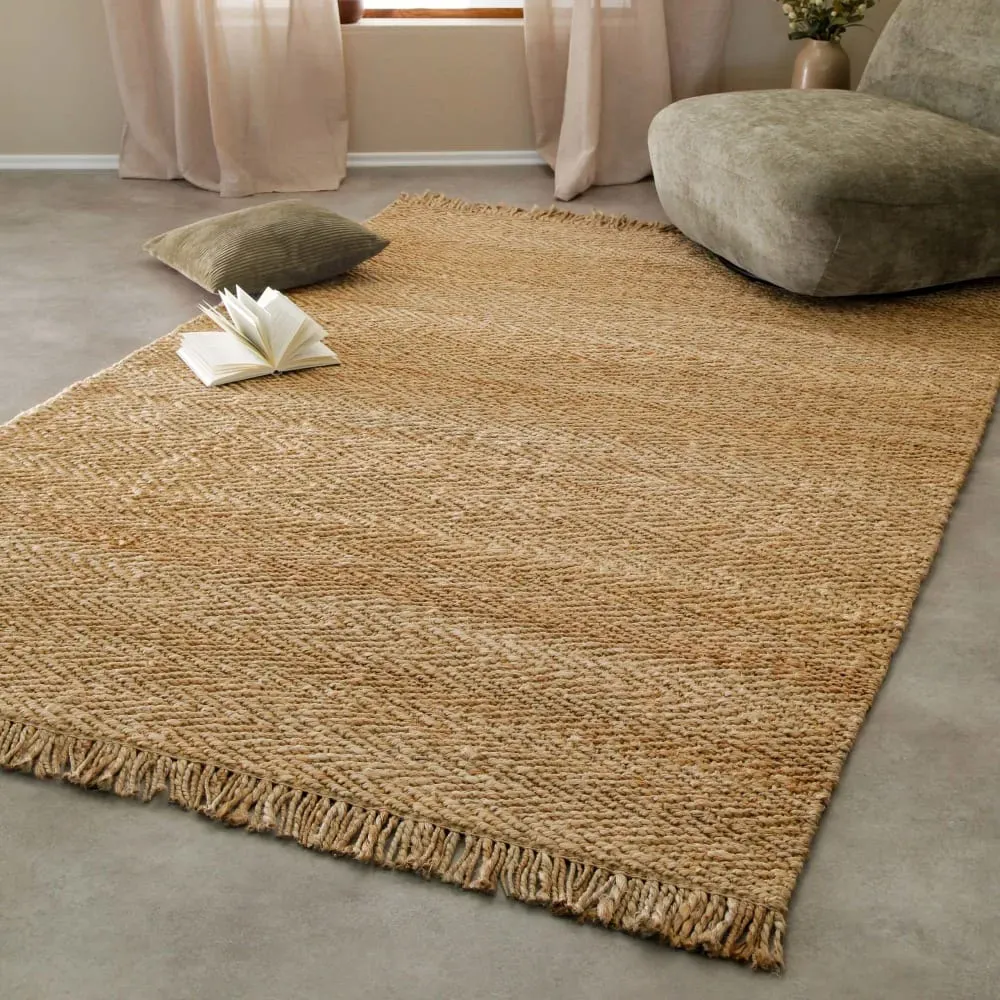 Illustration numéro 2 du produit Tapis en jute naturelle fait main motif chevron à franges 80x150