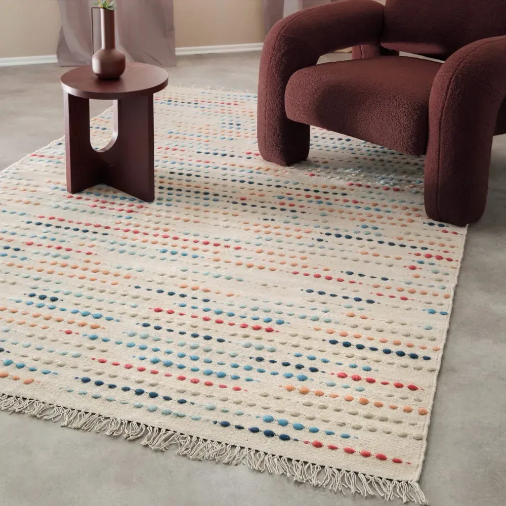 Illustration numéro 2 du produit Tapis tissé main pure laine vierge à franges et multicolore 140x200