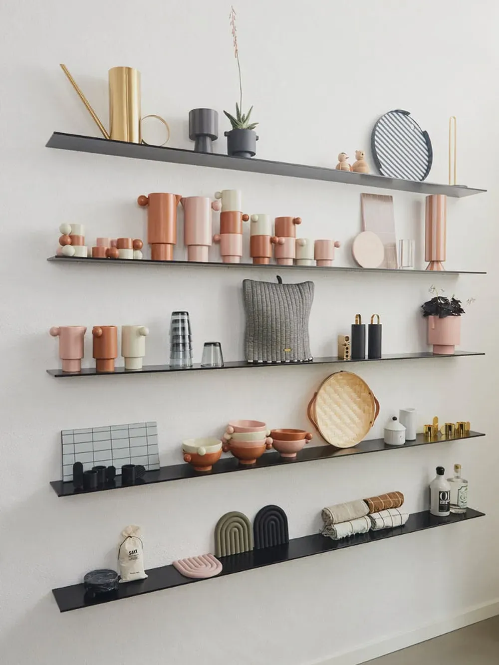 Illustration numéro 2 du produit Trivet noir en silicone H1,2x15x15cm