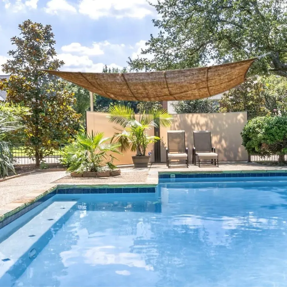 Illustration numéro 2 du produit Voile d'ombrage à  suspendre en fibre de coco 3x4m