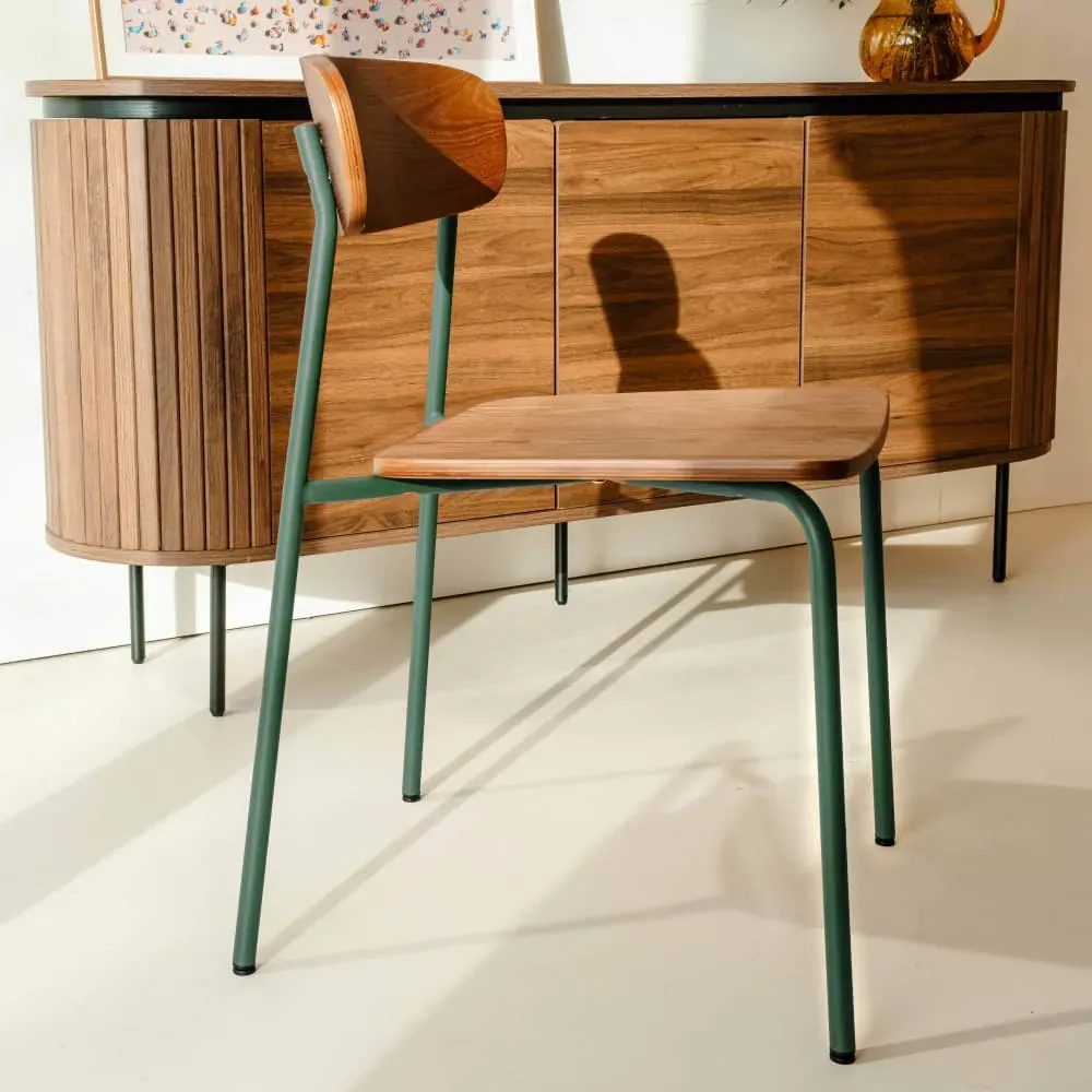 Illustration numéro 2 du produit Lot de 2 chaises en bois vert kaki