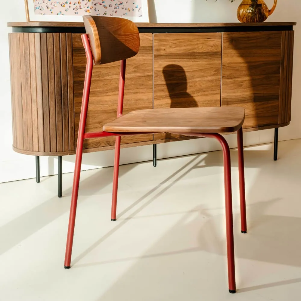 Illustration numéro 2 du produit Lot de 2 chaises en bois bordeaux