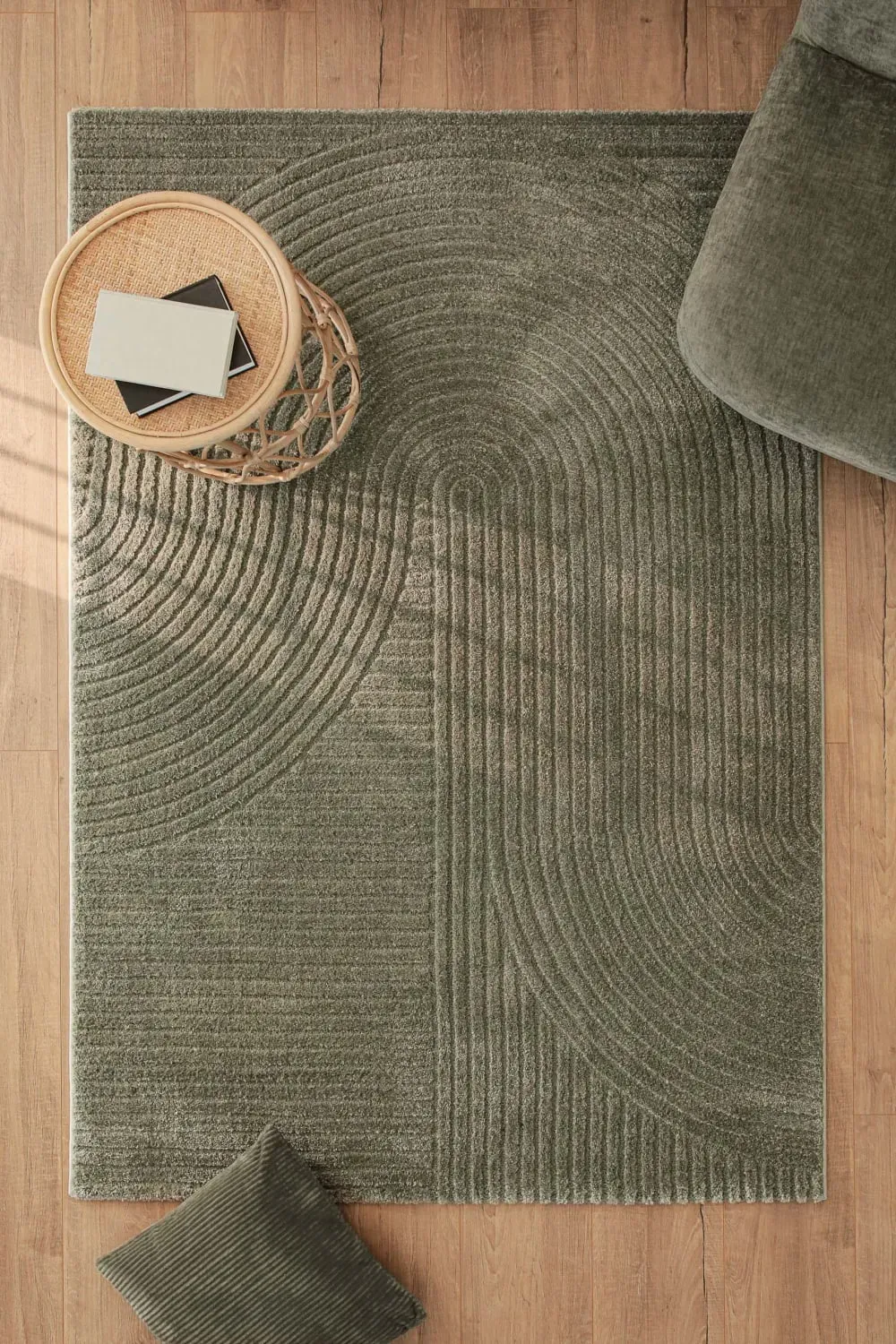 Illustration numéro 2 du produit Tapis à relief vert olive design 160x230