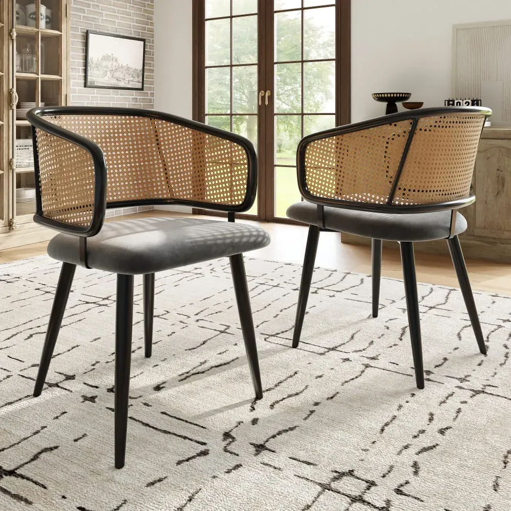 Illustration numéro 2 du produit Lot de 2 chaises avec dossier en rotin et assise en velours gris