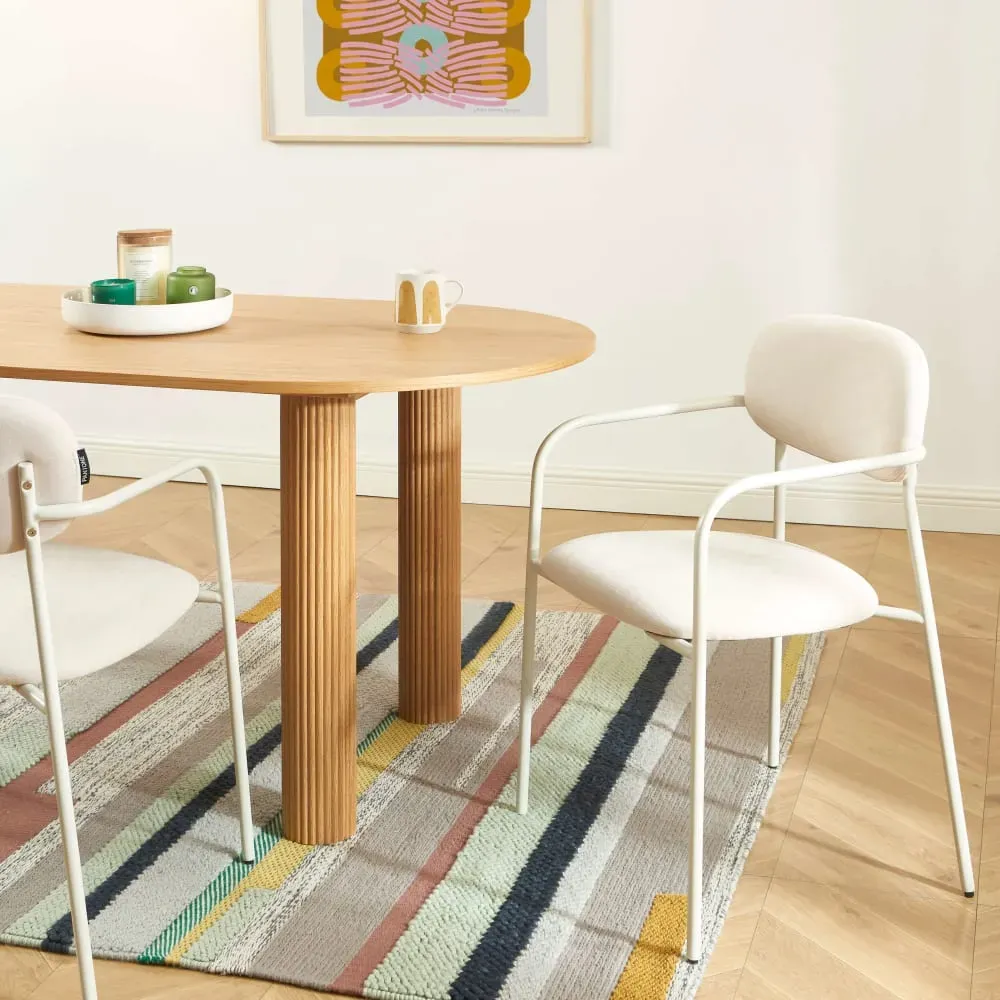 Illustration numéro 2 du produit Lot de 2 chaises tissu et pieds métal beige sable