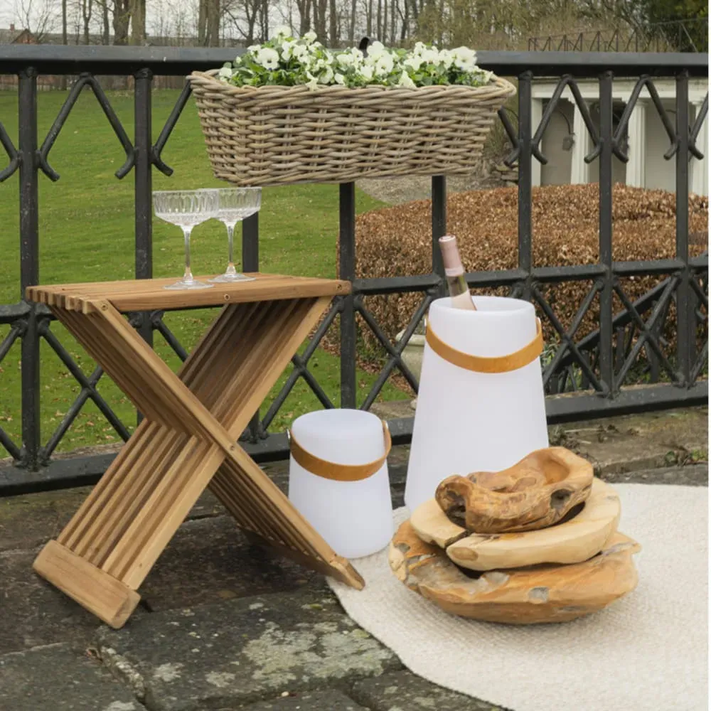 Illustration numéro 2 du produit Tabouret en teck massif recyclé 40x35 cm