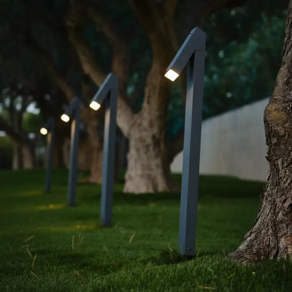 Illustration numéro 2 du produit Potelet solaire Plastique Noir H56CM