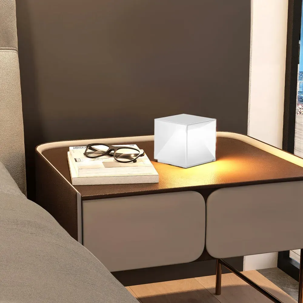 Illustration numéro 2 du produit Lampe de chevet sans fil Aluminium Blanc H8CM