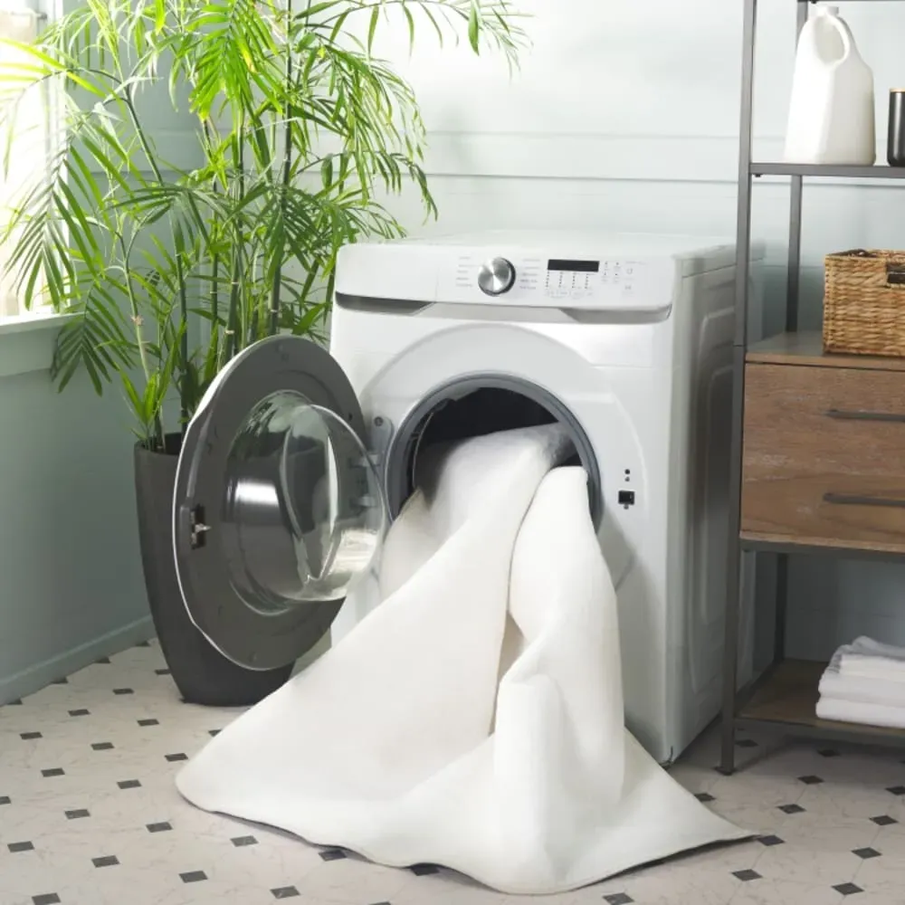 Illustration numéro 2 du produit Tapis blanc 91 x 152 cm