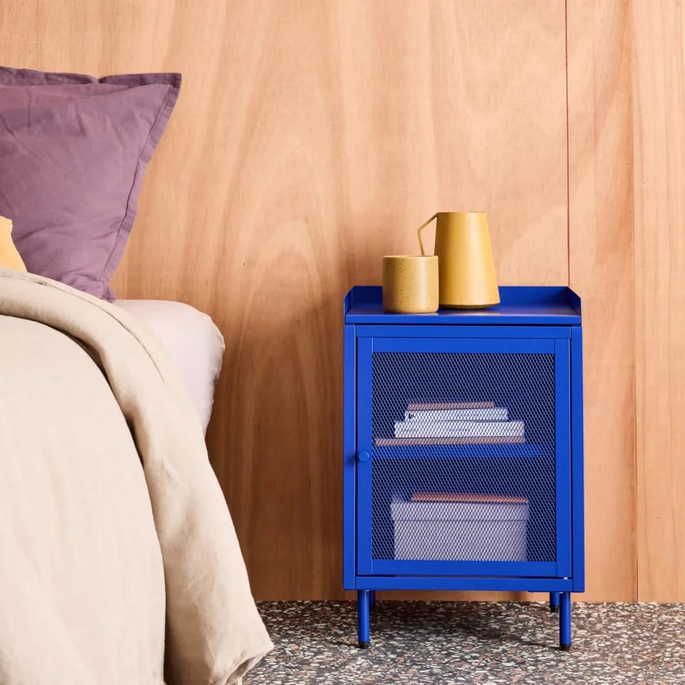 Illustration numéro 2 du produit Table de chevet industrielle métal bleu 1 porte grillagée