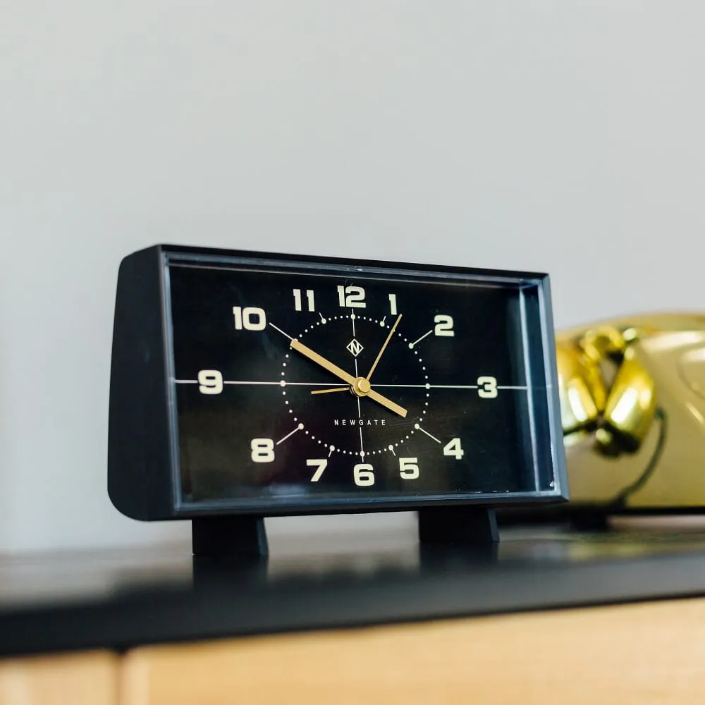 Illustration numéro 2 du produit Réveil en acrylique avec cadran noir