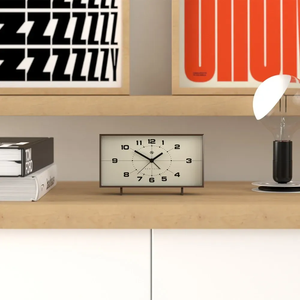 Illustration numéro 2 du produit Réveil en acrylique en marron avec cadran crème