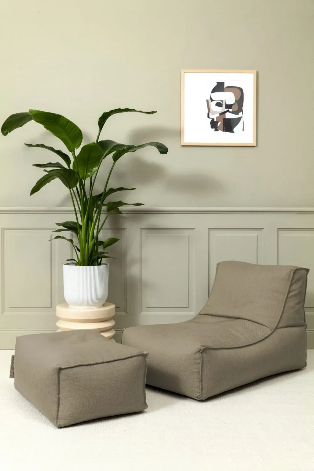 Illustration numéro 2 du produit Pouf extérieur repose pied déhoussable taupe 55x65x30 cm