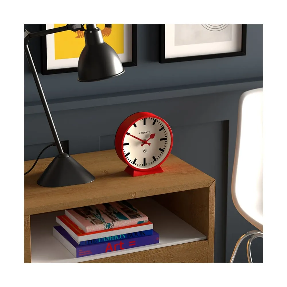 Illustration numéro 2 du produit Grande horloge murale ronde en métal rouge vif