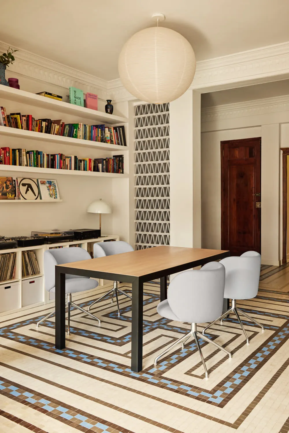 Illustration numéro 2 du produit Table rectangulaire à pieds en métal 180 x 75 cm