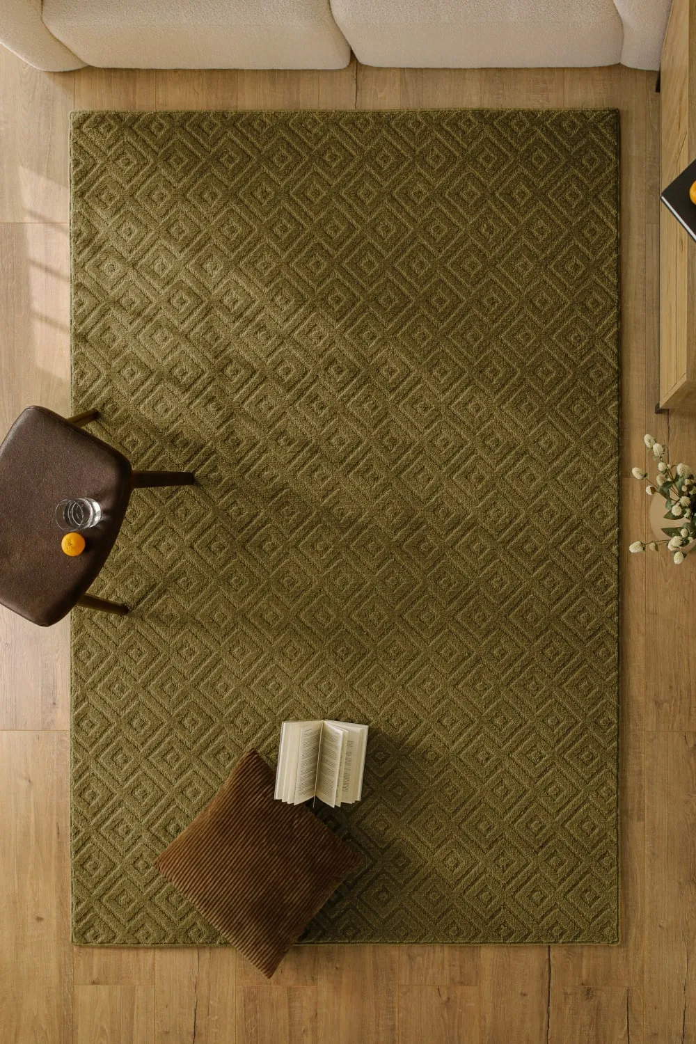 Illustration numéro 2 du produit Tapis en laine avec relief vert olive foncé 140x200