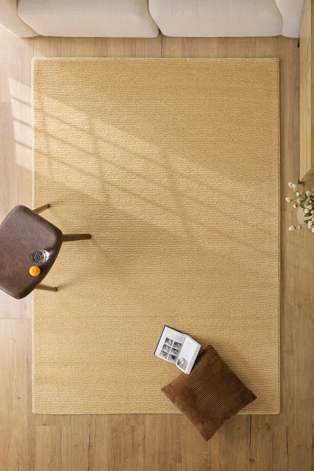 Illustration numéro 2 du produit Tapis en laine avec relief beige sable 140x200