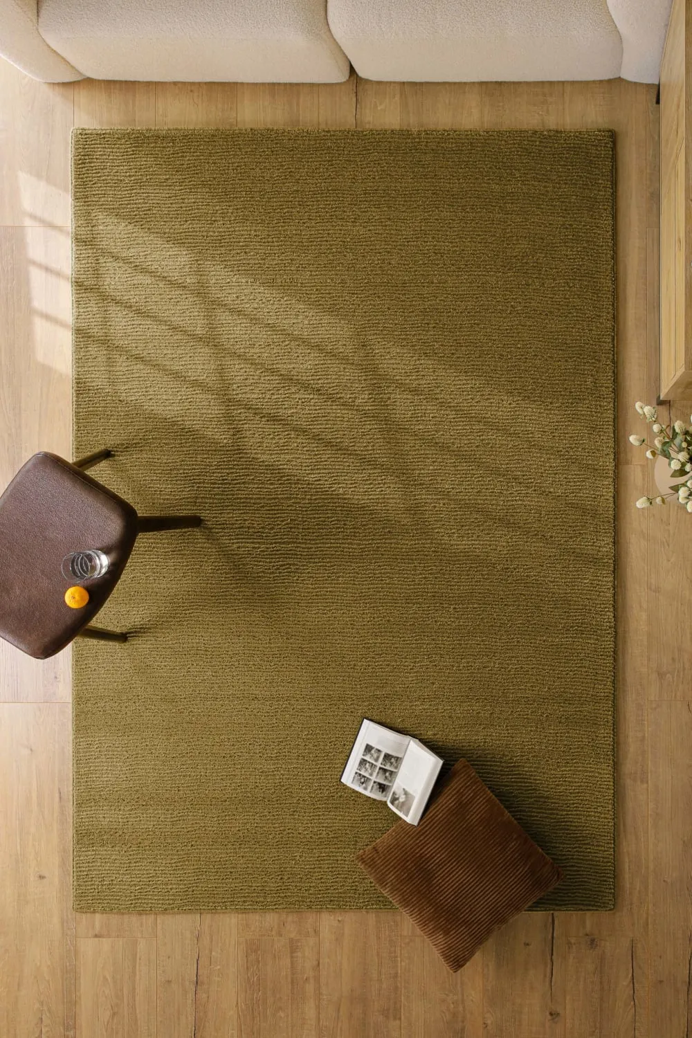 Illustration numéro 2 du produit Tapis en laine avec relief vert olive 160x230