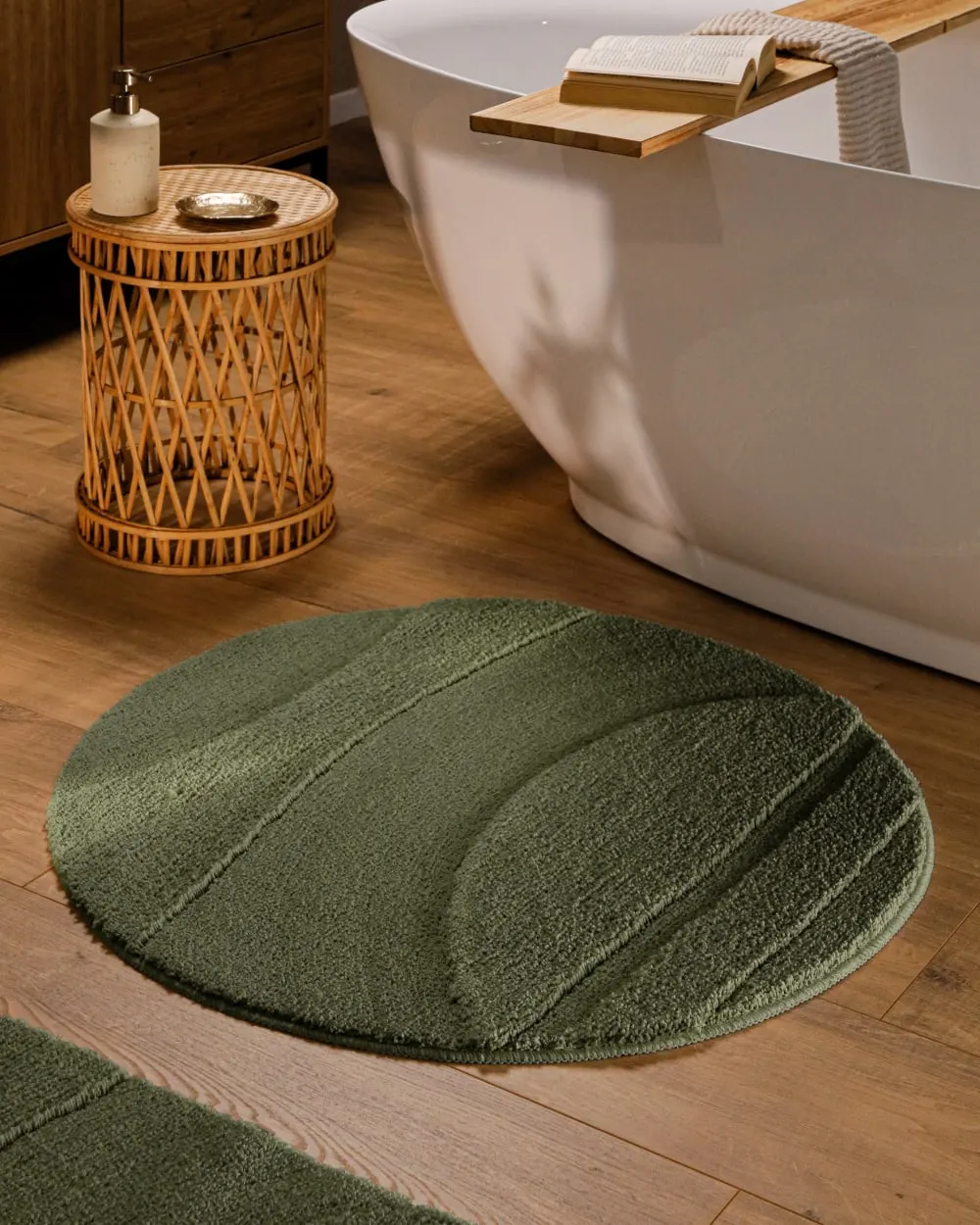 Illustration numéro 2 du produit Tapis de bain rond à relief kaki foncé 80 rd.