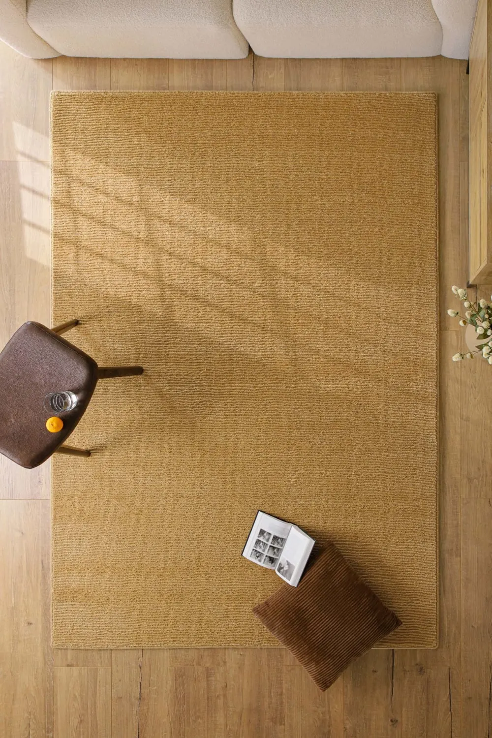 Illustration numéro 2 du produit Tapis en laine avec relief caramel 200x300
