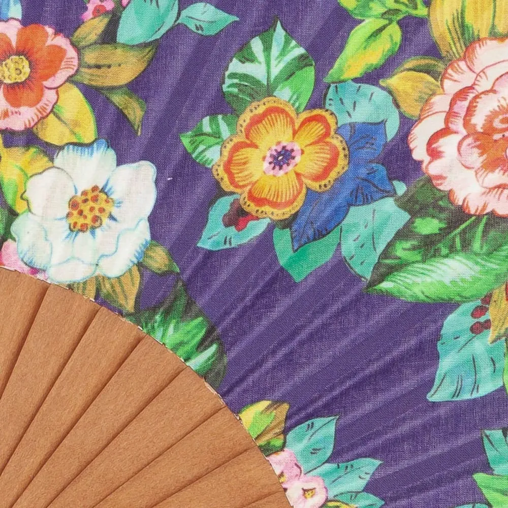 Illustration numéro 2 du produit Eventail bois de merisier motif fleuri indigo