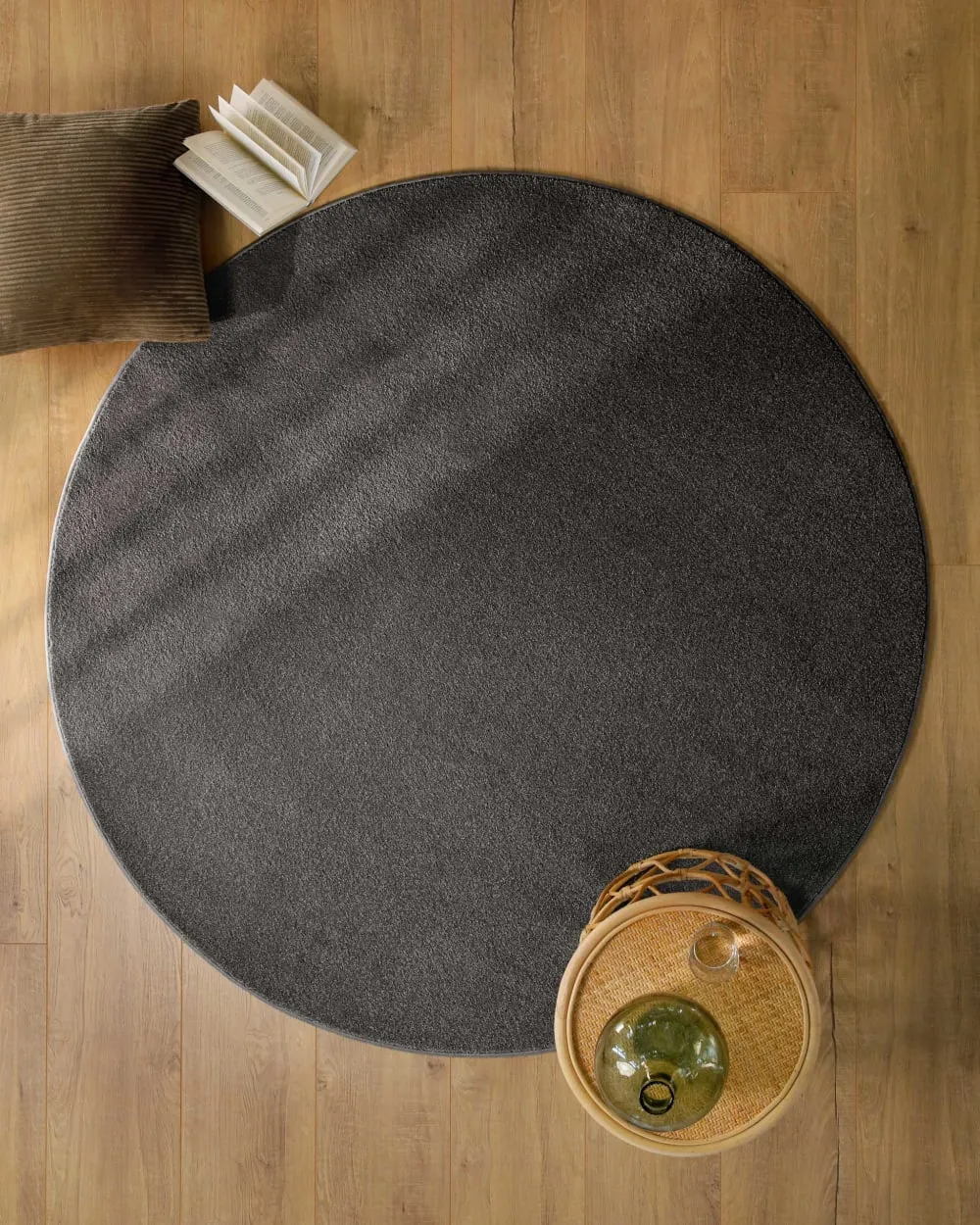 Illustration numéro 2 du produit Tapis rond tissé velours ras anthracite 120 rd.