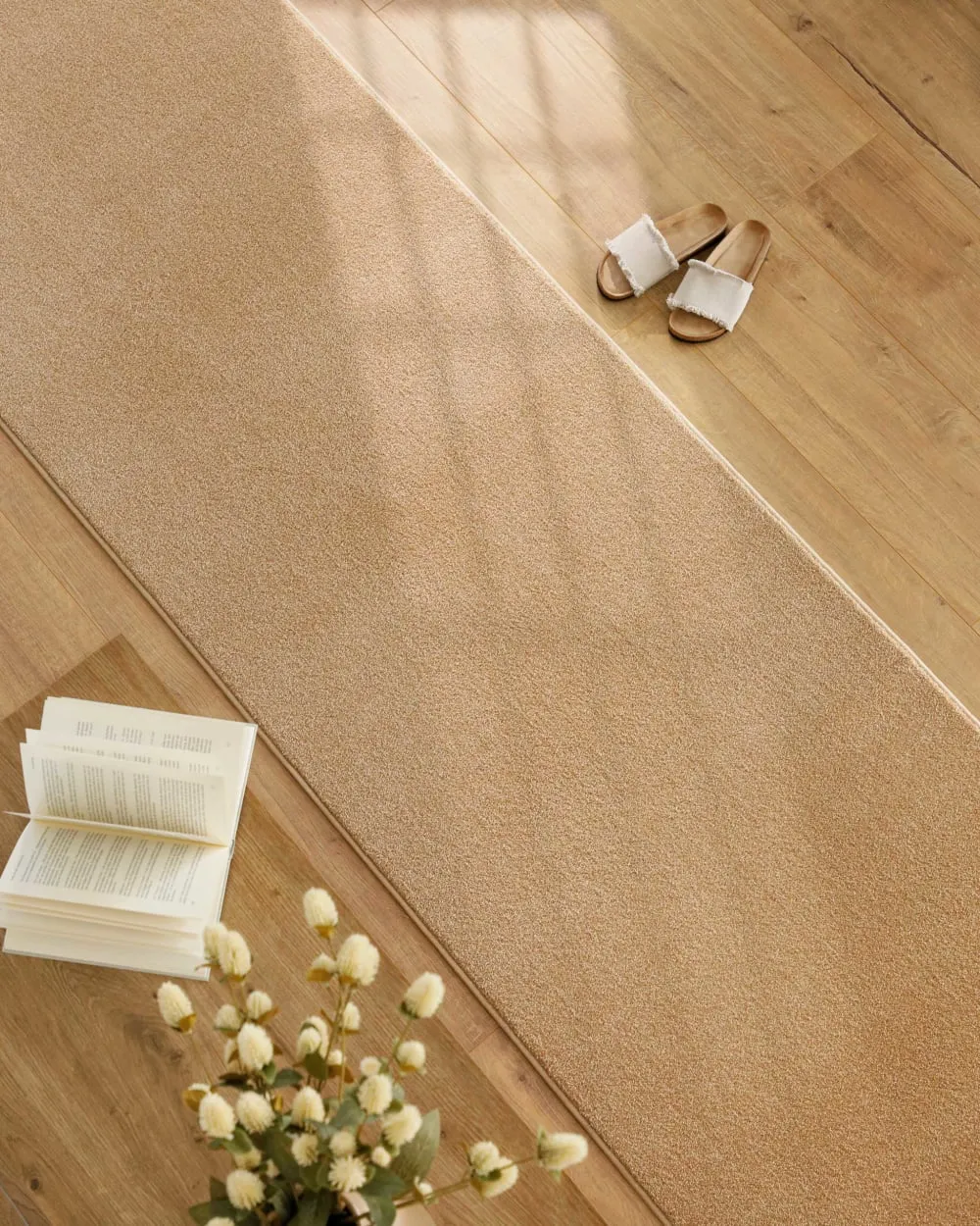 Illustration numéro 2 du produit Tapis de couloir tissé velours ras beige sable 80x300