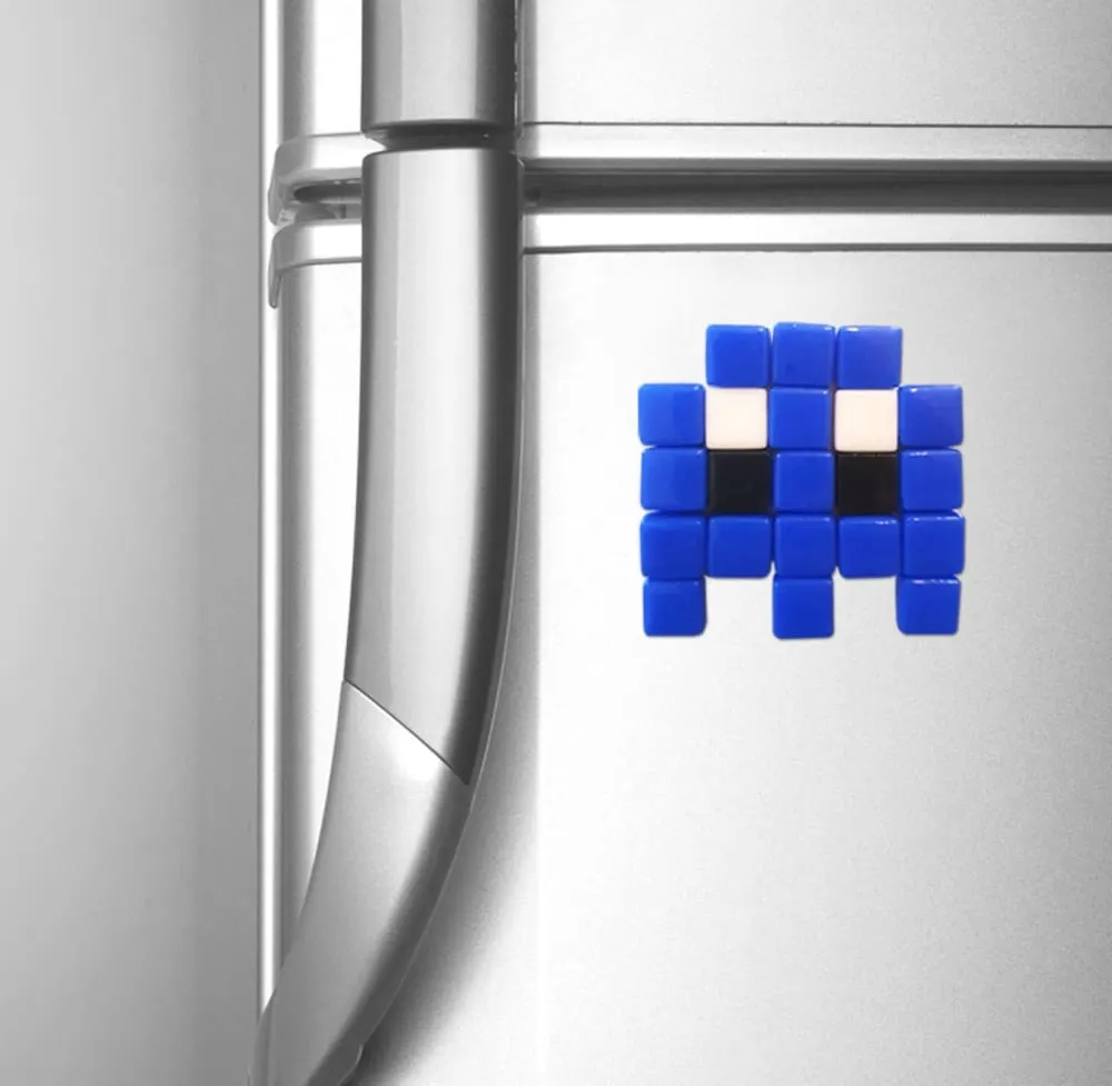 Illustration numéro 2 du produit Mosaïque décorative en verre magnétique frigo fantome #01 bleu