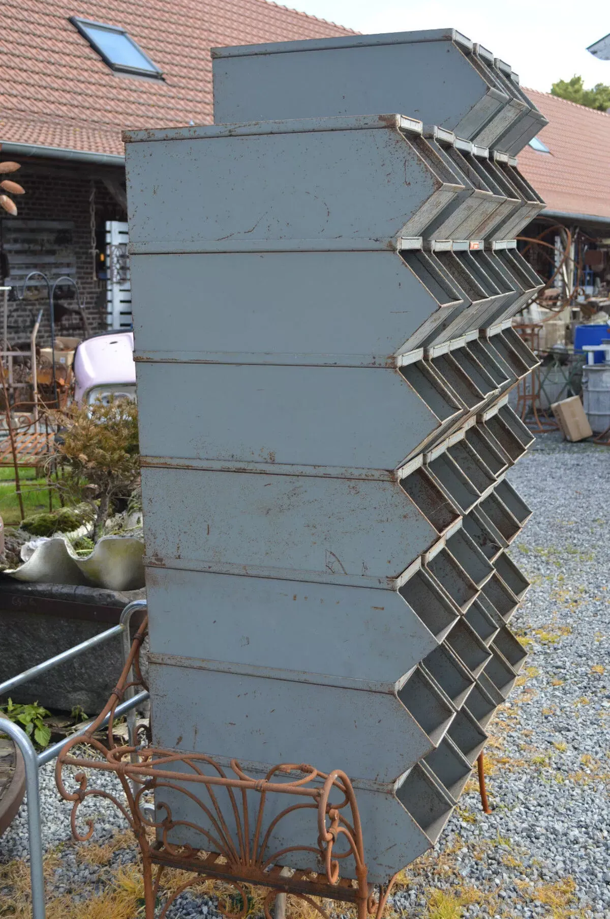 Illustration numéro 2 du produit Bacs industriels de marque '' rayda '' en fer x 46