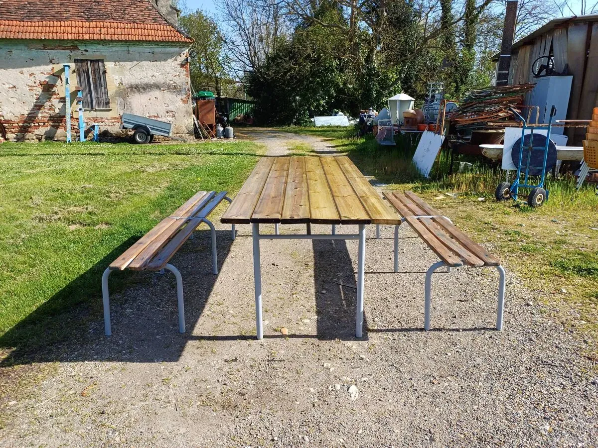 Illustration numéro 2 du produit Table Industrielle ou de Collectivité avec Bancs