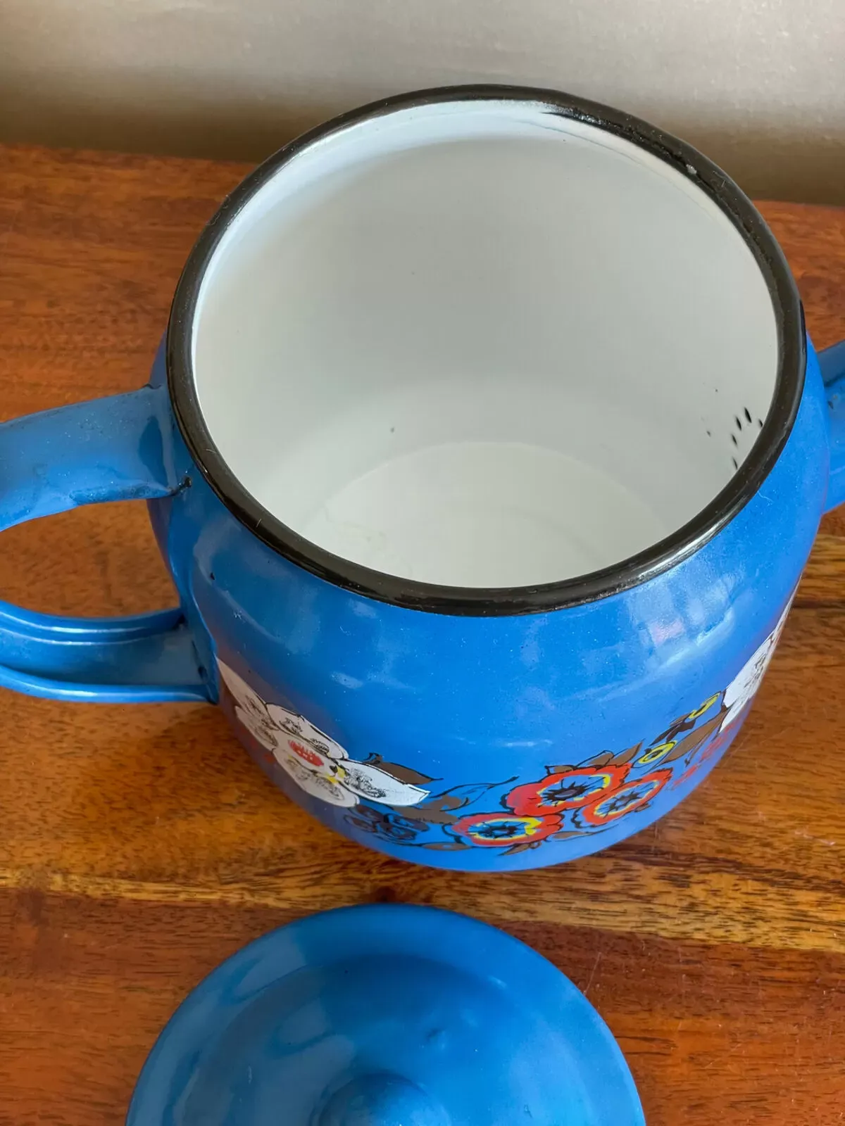 Illustration numéro 2 du produit Theire en tôle émaillée