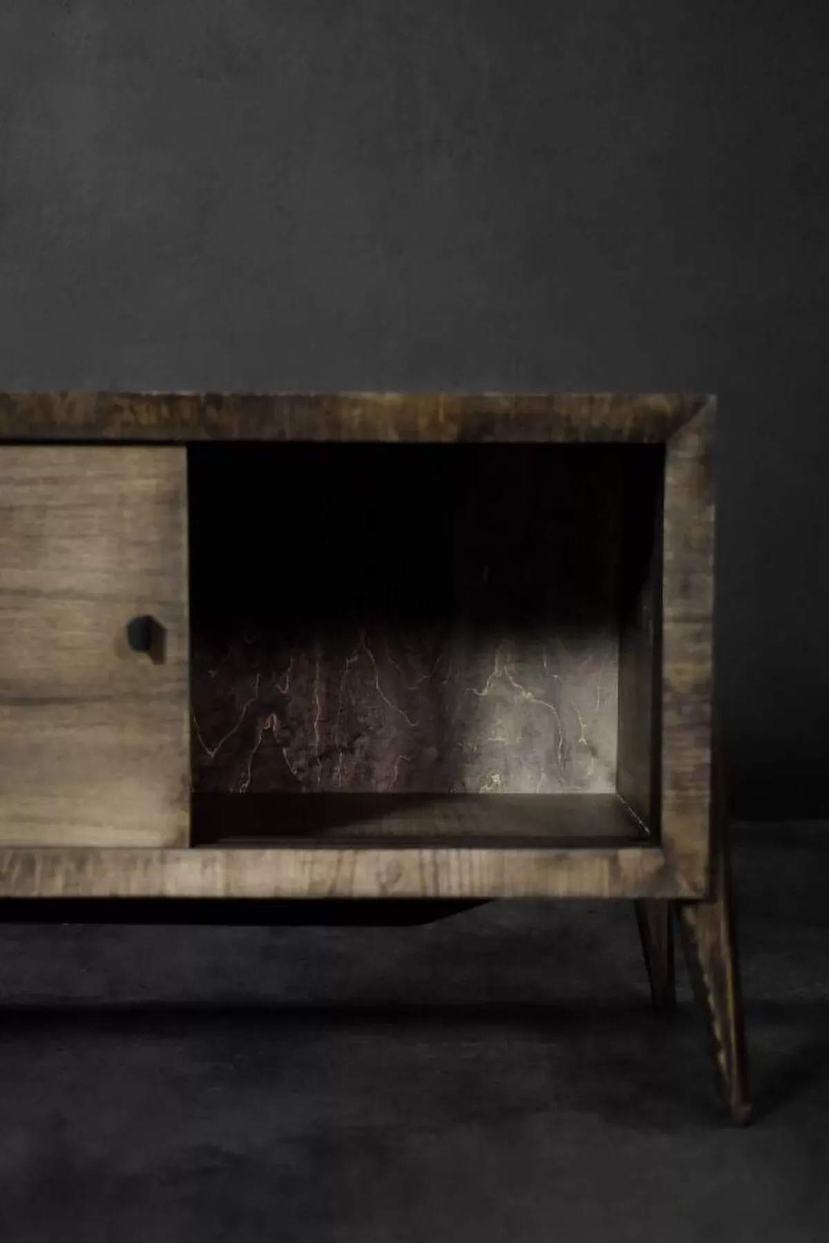 Illustration numéro 2 du produit Buffet scandinave en frêne avec poignées en métal mat, style Mid-Century Modern, années 1960