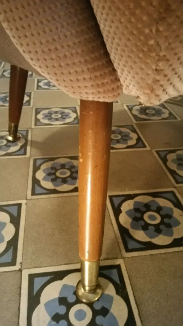 Illustration numéro 2 du produit 1/3 fauteuil Club organique années 50 60 restauré