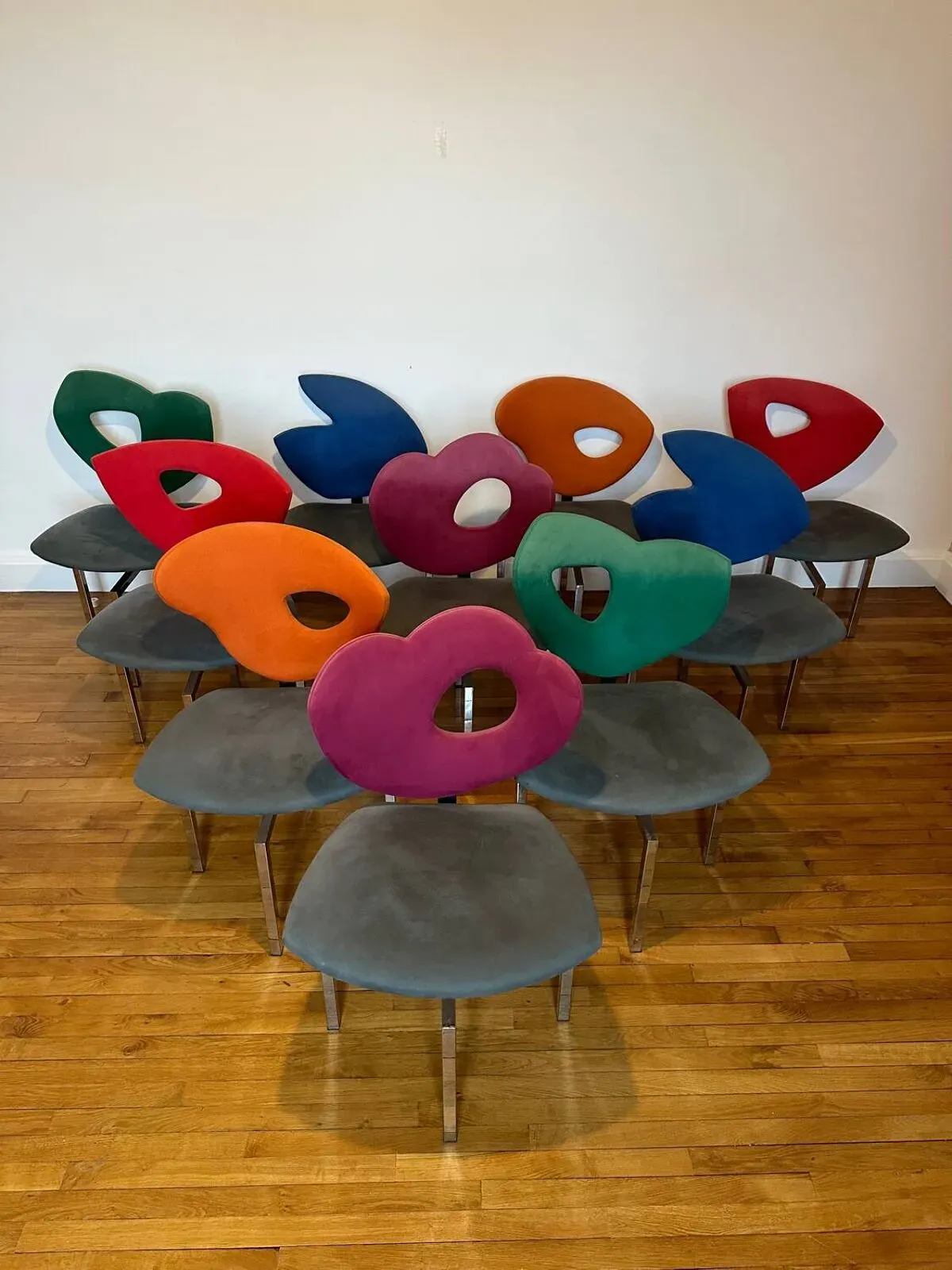 Illustration numéro 2 du produit 10 chaises Giorgio Saporiti vintage