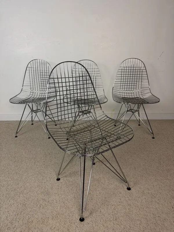 Illustration numéro 2 du produit Chaises filaires chromées vintage