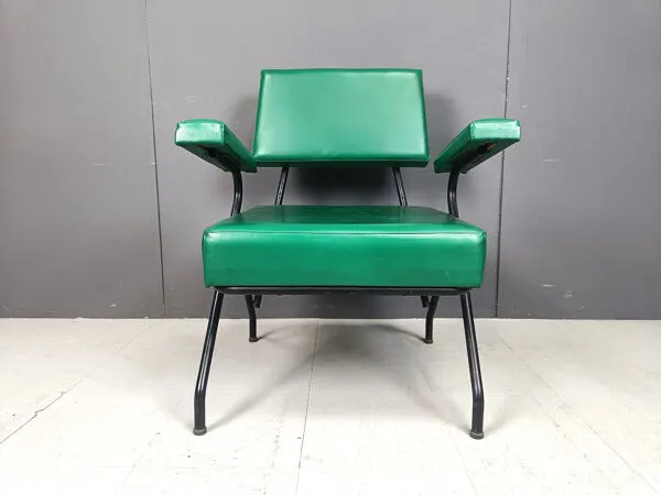 Illustration numéro 2 du produit Fauteuil italien des années 50, style mid-century.