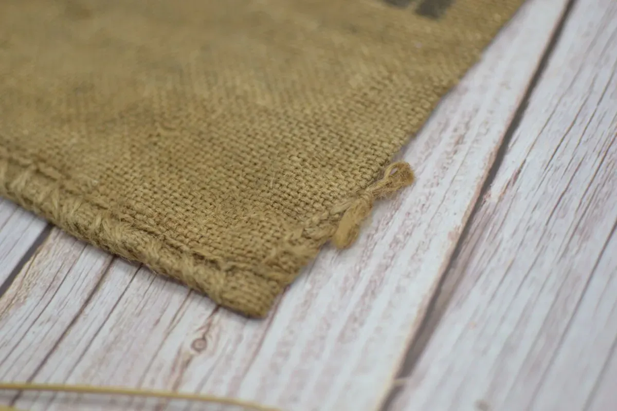 Illustration numéro 2 du produit Sac en toile de jute qui permettait au transport