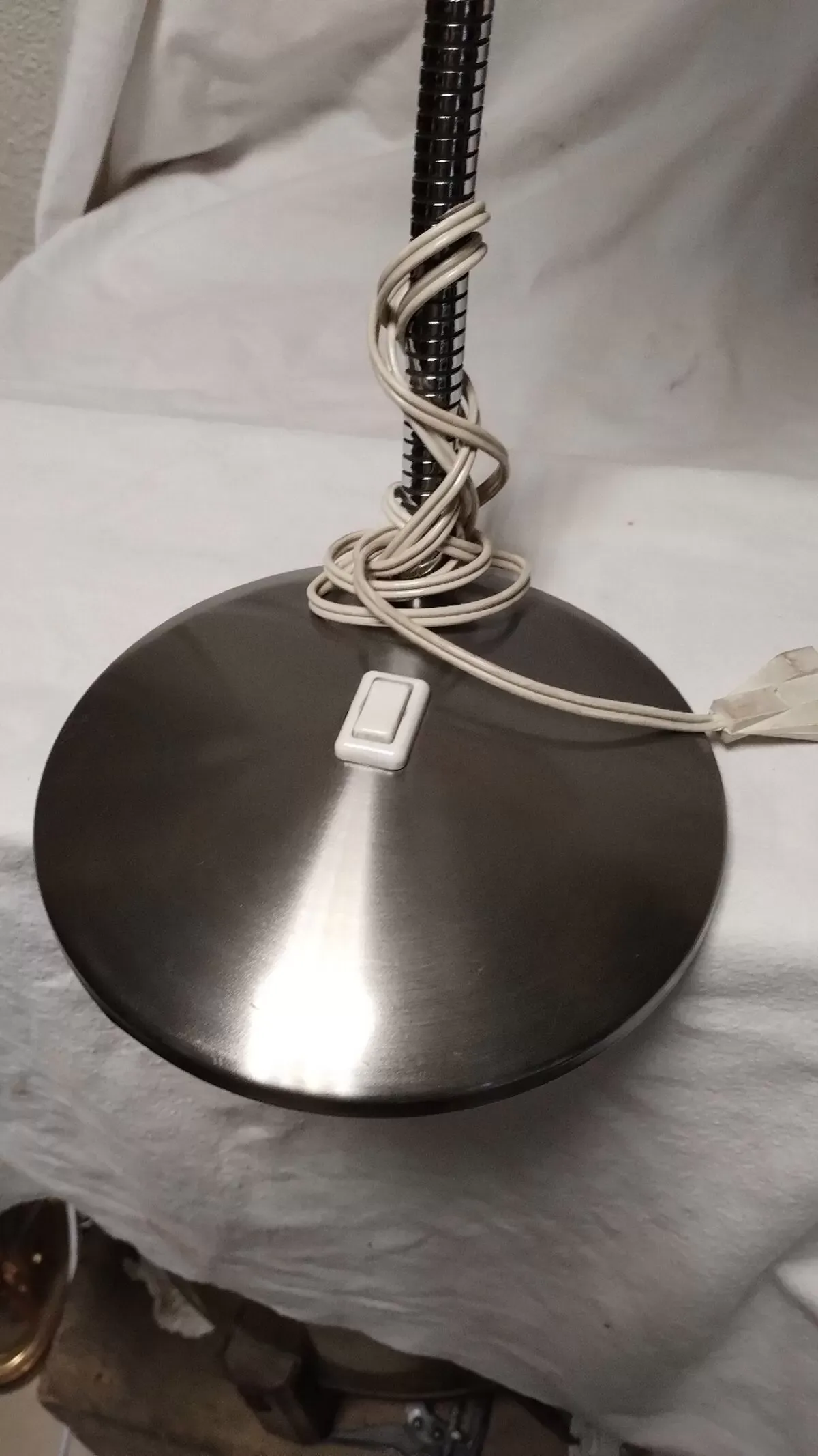 Illustration numéro 2 du produit Lampe de bureau