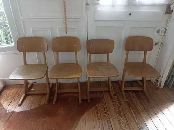 Illustration numéro 2 du produit chaise ecolier