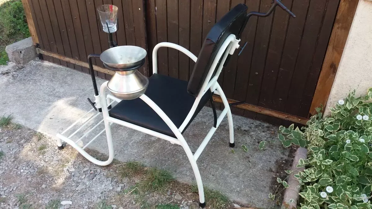 Illustration numéro 2 du produit Fauteuil de dentiste de campagne