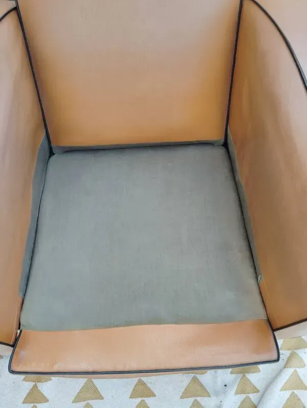 Illustration numéro 2 du produit Fauteuil Club en skaï