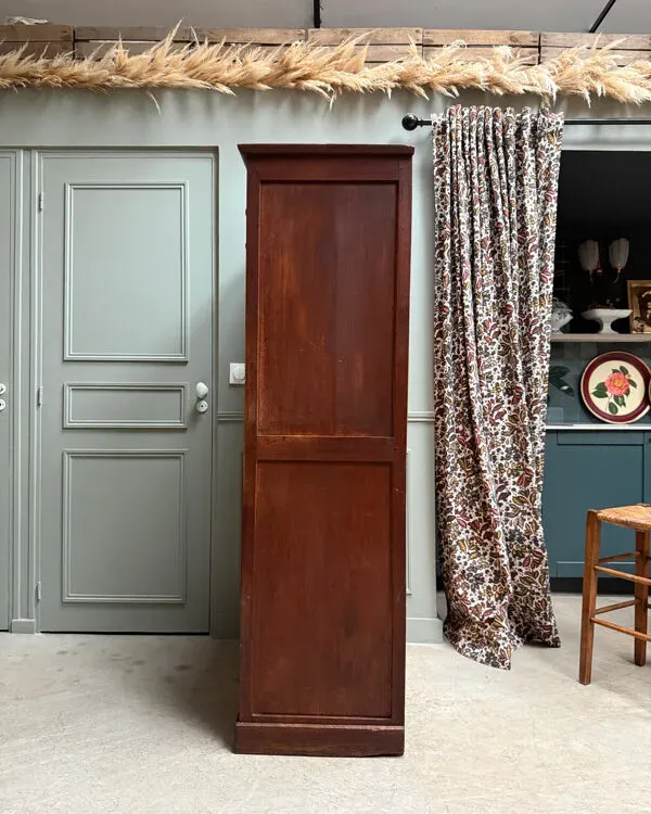 Illustration numéro 2 du produit Meuble de métier à tiroirs (rénové)