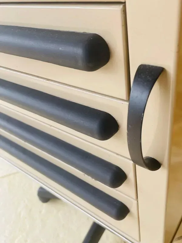 Illustration numéro 2 du produit Meuble de rangement  médical pivotant à tiroirs par Cazzaro 1970/1980