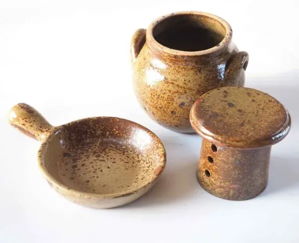 Illustration numéro 2 du produit Ensemble beurrier à eau en grès