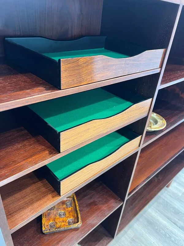 Illustration numéro 2 du produit Meuble bibliothèque scandinave en palissandre Danemark