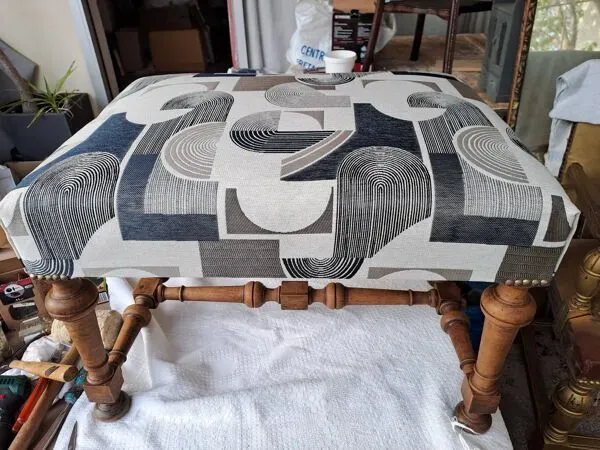 Illustration numéro 2 du produit Lot de 2 poufs rectangulaire banquette pied de lit art déco retapissée vintage années 1930/1950