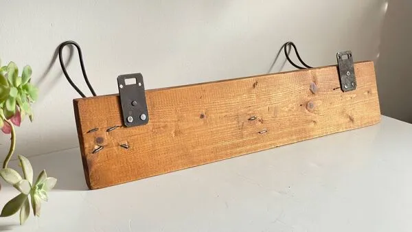 Illustration numéro 2 du produit Portemanteau d'ecole vintage