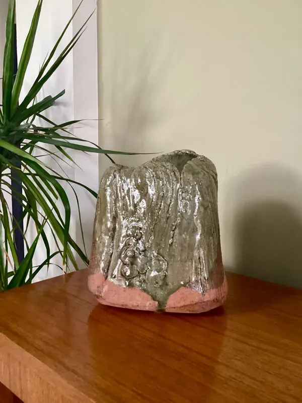 Illustration numéro 2 du produit Vase en terre cuite émaillée