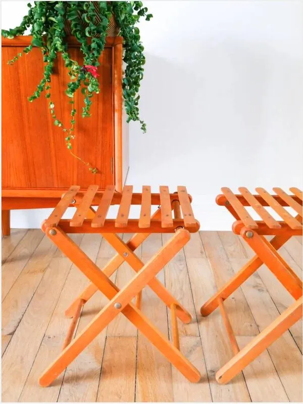 Illustration numéro 2 du produit Paire de tabourets pliants anciens